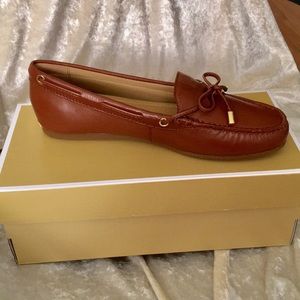 NWT Michael Kors Women's Sutton Moc Flat